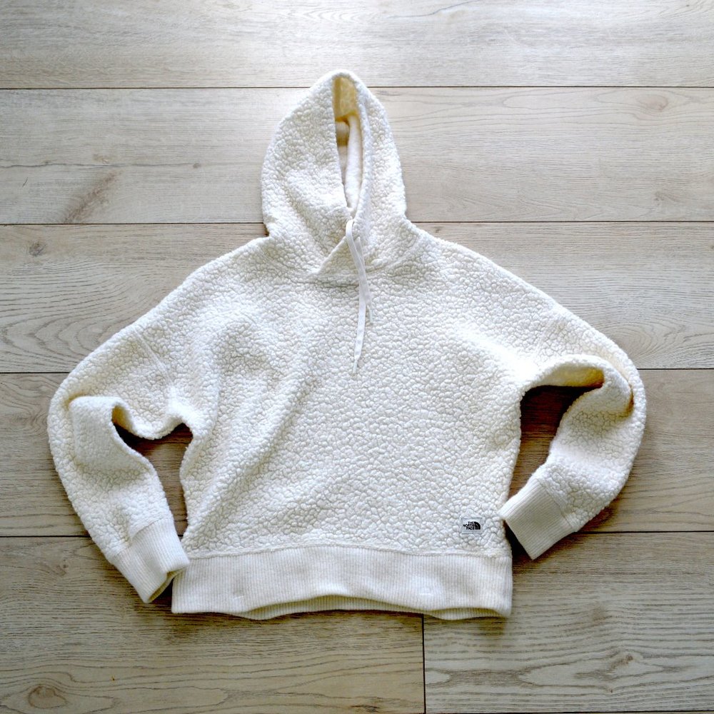 The North face hood sheep texture fitted woman size m, cream beige color